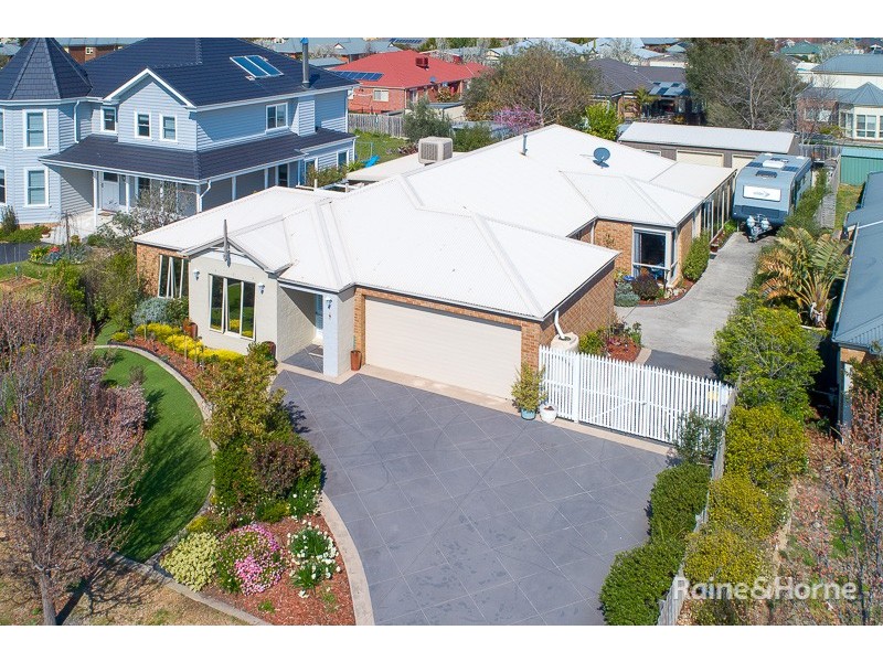 8 Frontignac Court, Sunbury VIC 3429