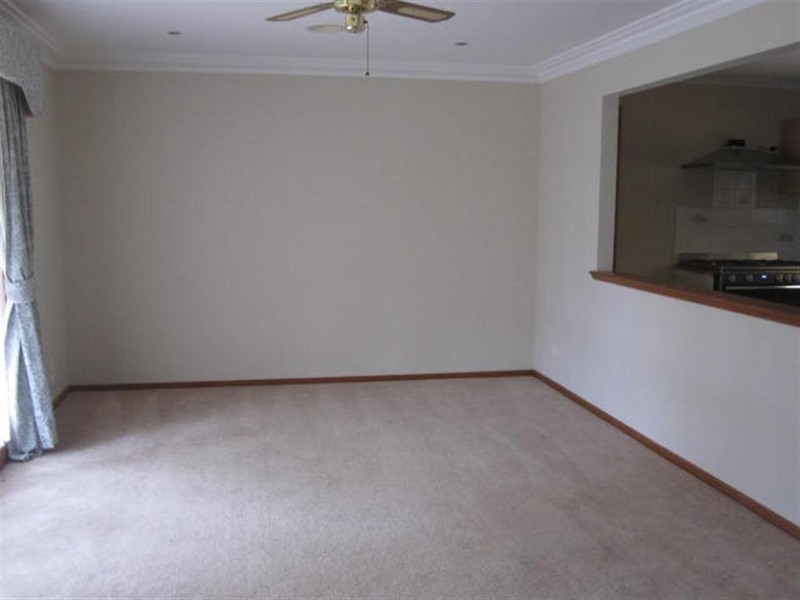 16 DELISLE AVENUE, Sunbury VIC 3429