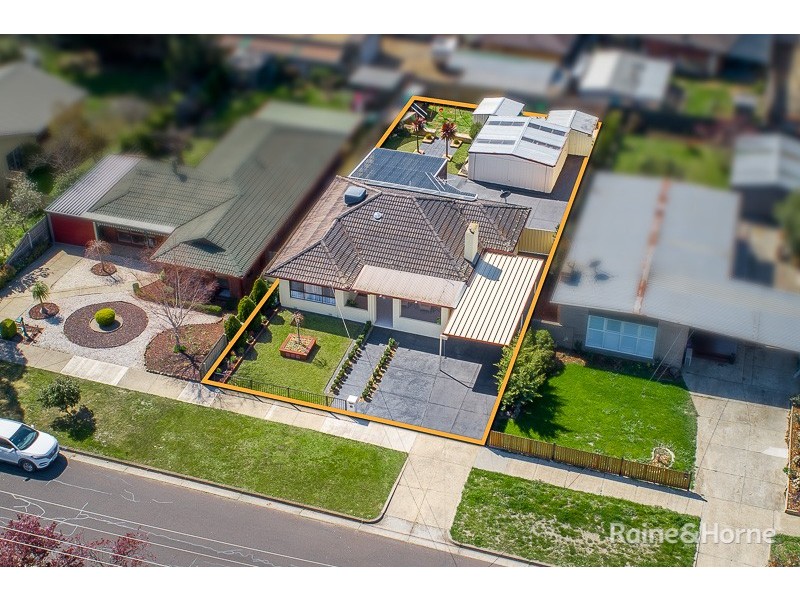 114 McKell Avenue, Sunbury VIC 3429