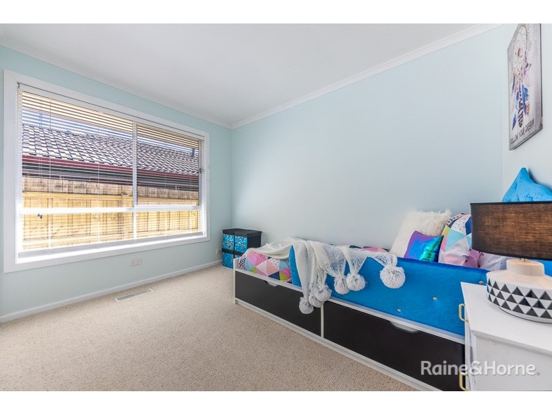 114 McKell Avenue, Sunbury VIC 3429