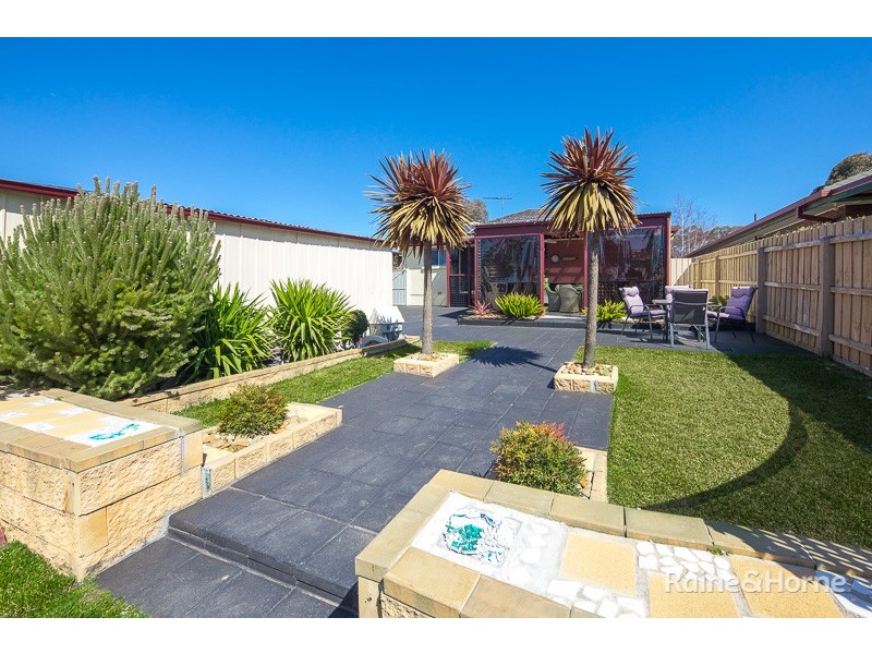114 McKell Avenue, Sunbury VIC 3429