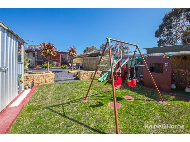 114 McKell Avenue, Sunbury VIC 3429
