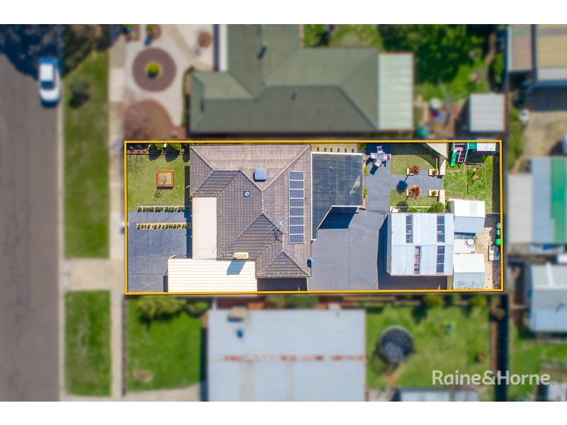 114 McKell Avenue, Sunbury VIC 3429