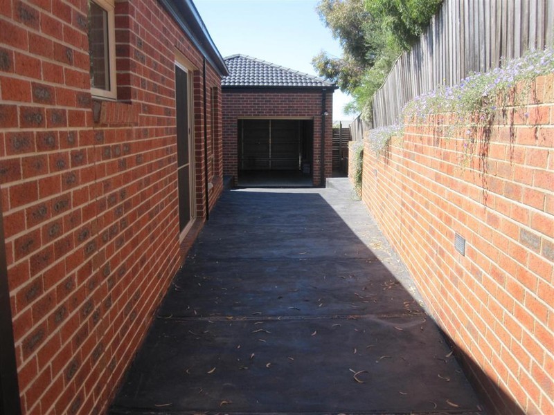 74 FULLWOOD DRIVE, Sunbury VIC 3429