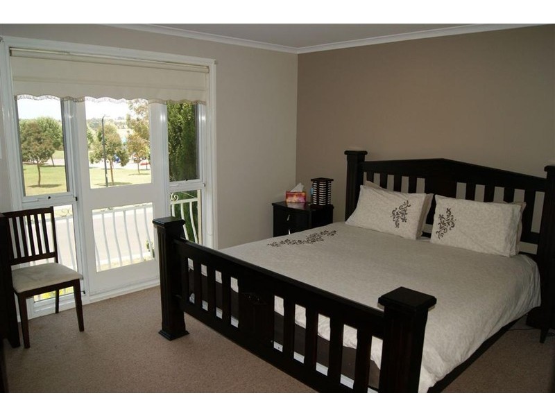 12 BETULA TERRACE, Sunbury VIC 3429