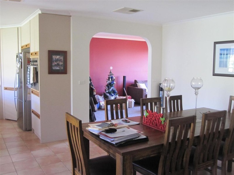 3 DOWLING COURT, Sunbury VIC 3429