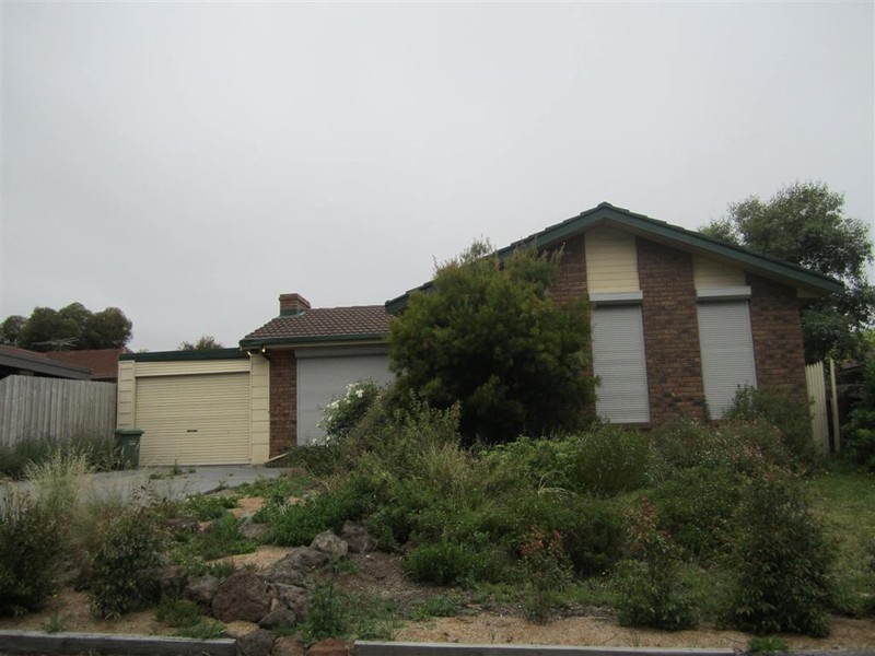 255 ELIZABETH DRIVE, Sunbury VIC 3429