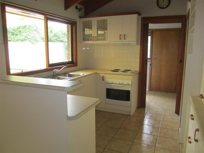 255 ELIZABETH DRIVE, Sunbury VIC 3429