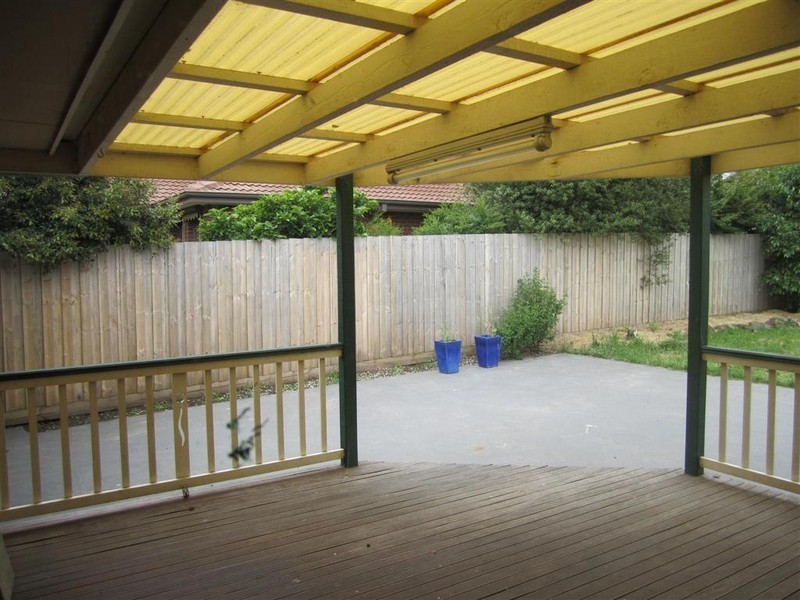 255 ELIZABETH DRIVE, Sunbury VIC 3429