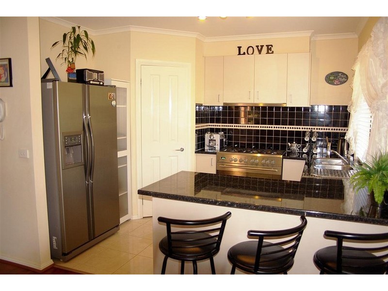42 WATERSPRITE BOULEVARD, Sunbury VIC 3429
