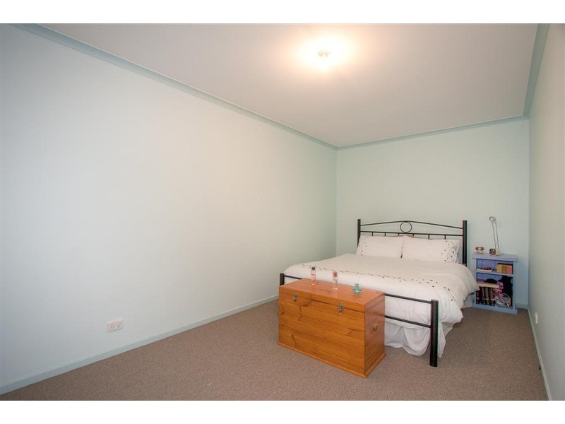 5 LAWRENCE AVENUE, Sunbury VIC 3429