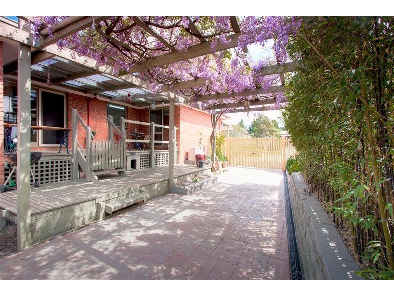 5 LAWRENCE AVENUE, Sunbury VIC 3429