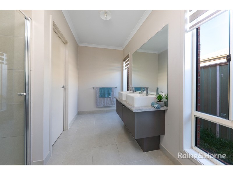 4 Burrow Drive, Diggers Rest VIC 3427