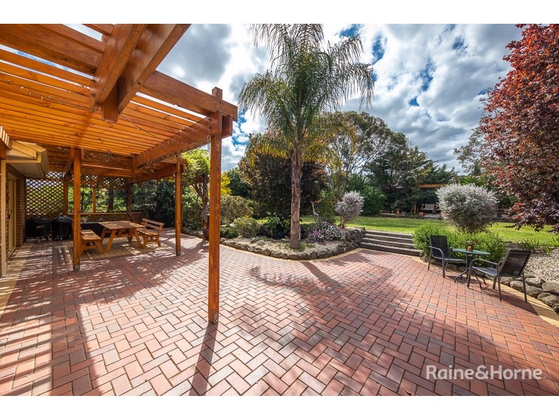 13 Bluebush Court, Sunbury VIC 3429