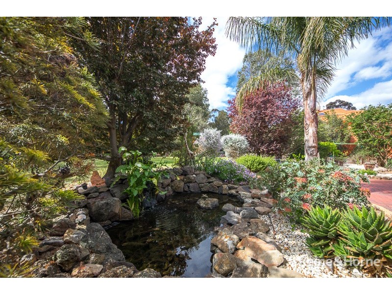 13 Bluebush Court, Sunbury VIC 3429