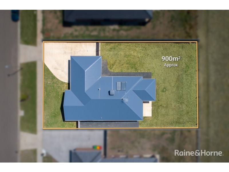 6 Lauder Place, Romsey VIC 3434