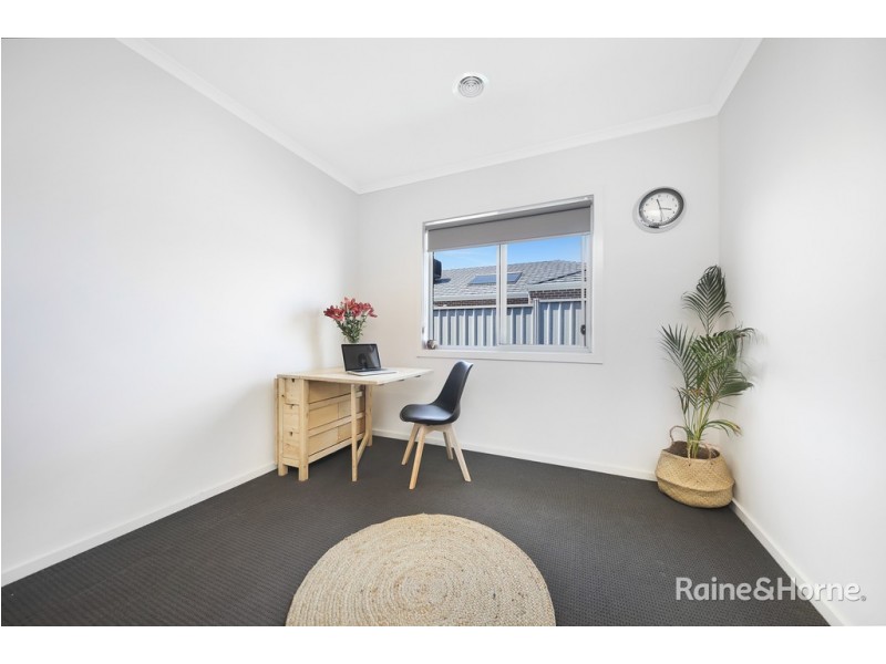 6 Lauder Place, Romsey VIC 3434