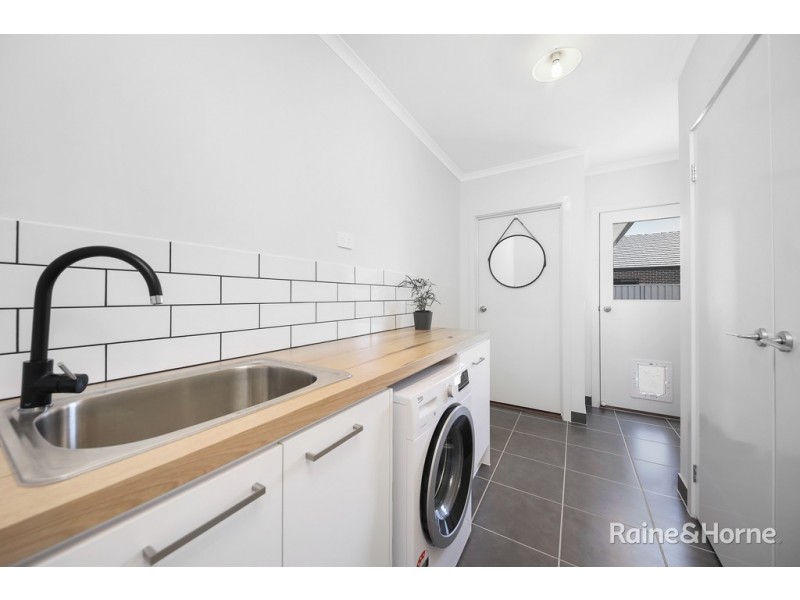 6 Lauder Place, Romsey VIC 3434