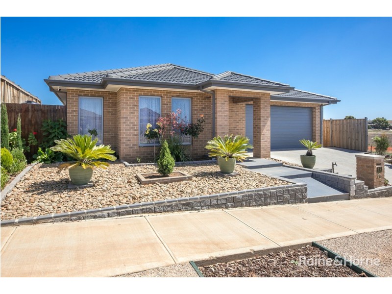 17 Angelas Way, Sunbury VIC 3429