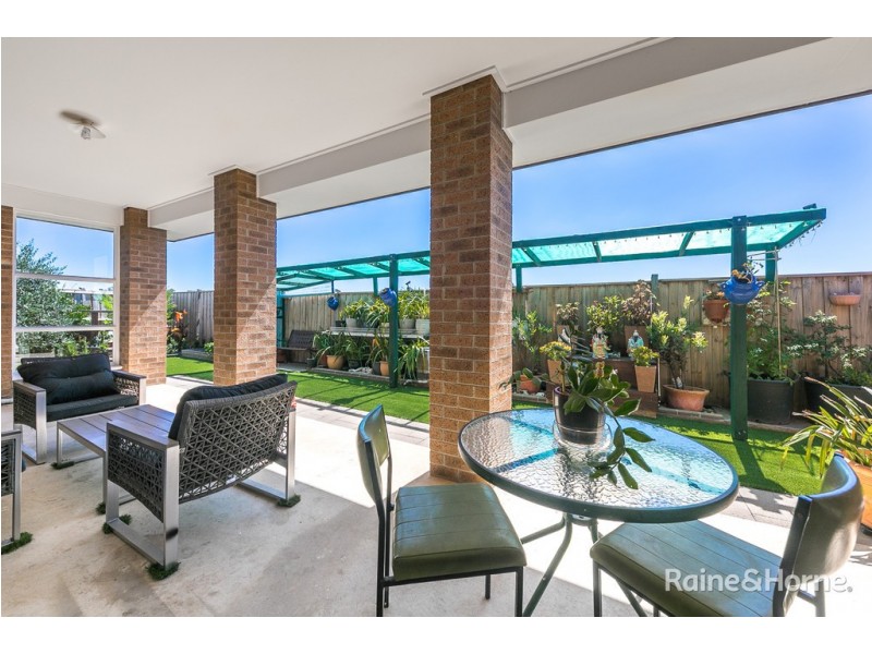 17 Angelas Way, Sunbury VIC 3429