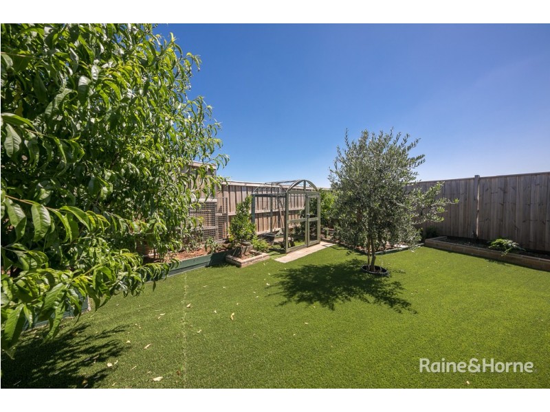 17 Angelas Way, Sunbury VIC 3429