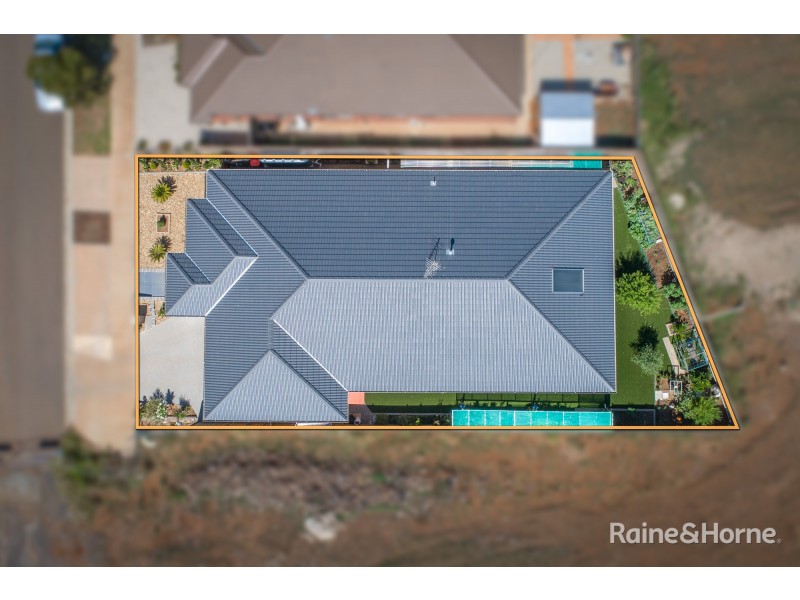 17 Angelas Way, Sunbury VIC 3429