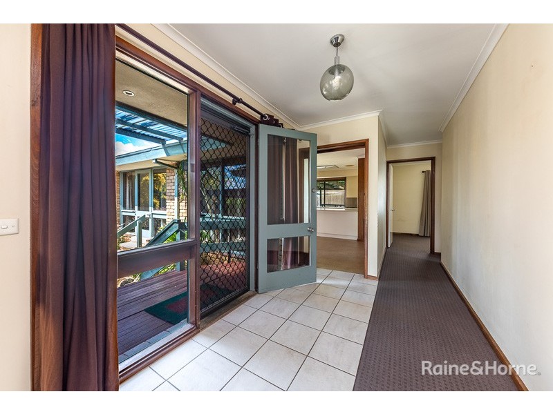8 Hood Crescent, Sunbury VIC 3429
