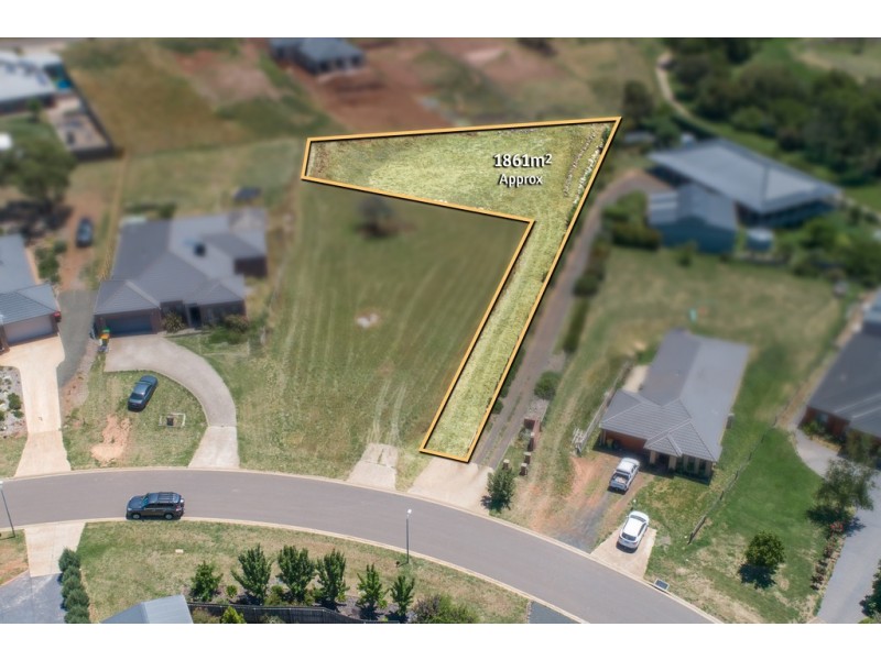 9 Muir Court, Romsey VIC 3434