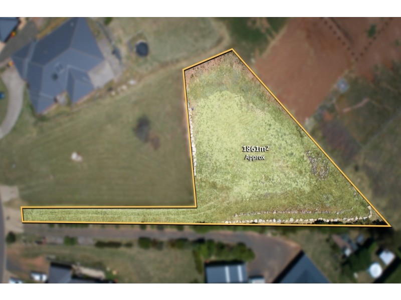 9 Muir Court, Romsey VIC 3434