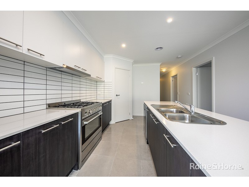 3 ABODE PLACE, Diggers Rest VIC 3427