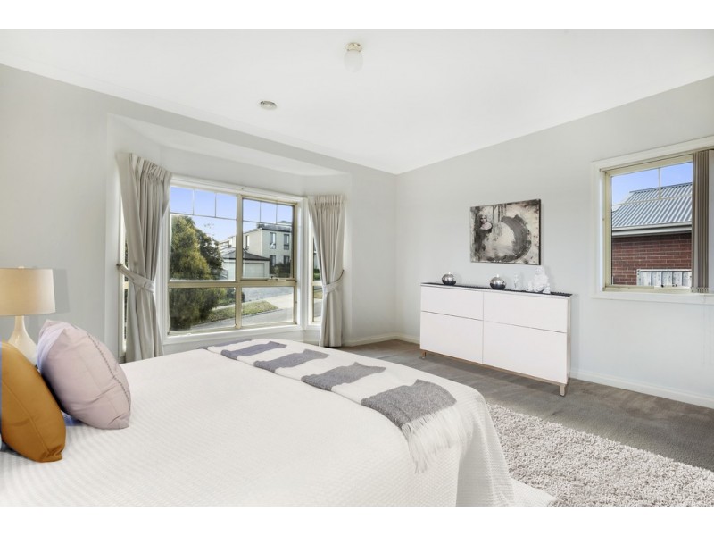 20 Windsor Rise, Sunbury VIC 3429