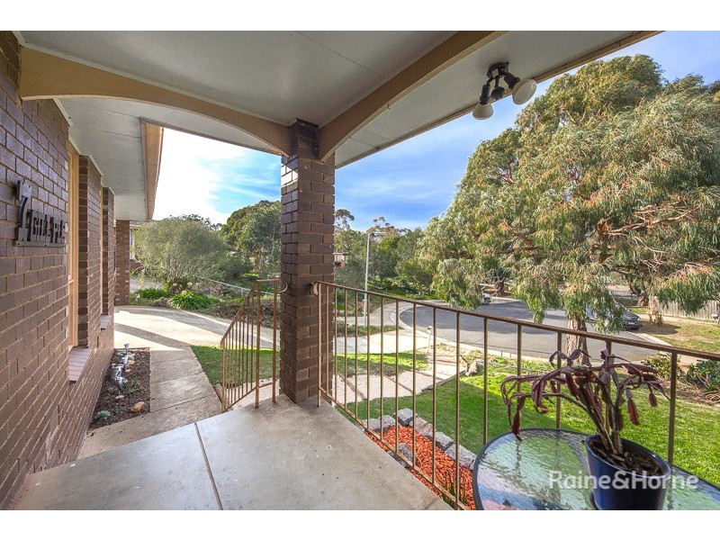 7 Gill Place, Sunbury VIC 3429