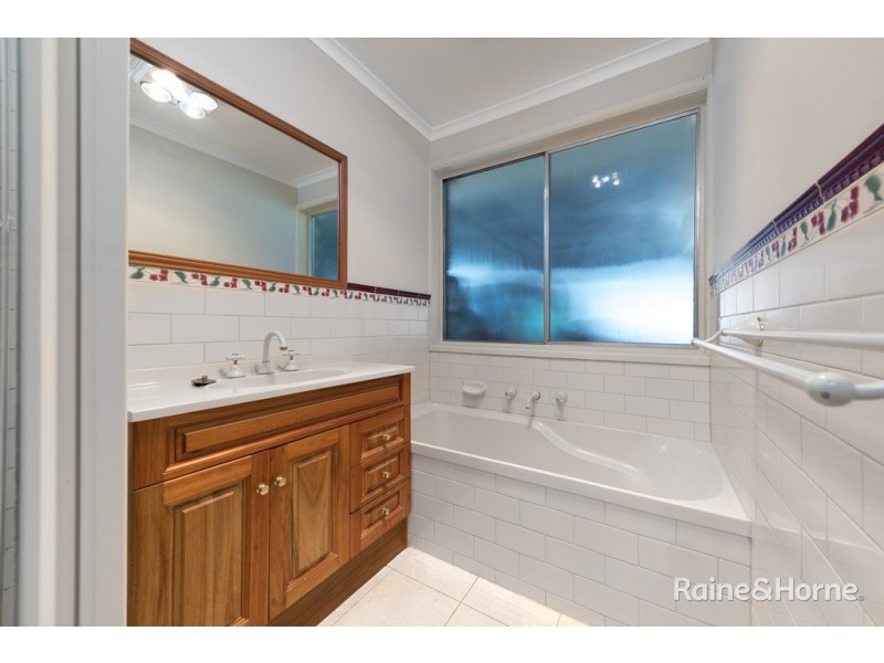 9 Tasman Court, Sunbury VIC 3429