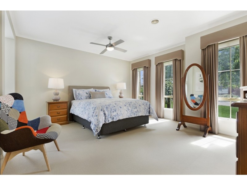 14 Kippax Street, Sunbury VIC 3429