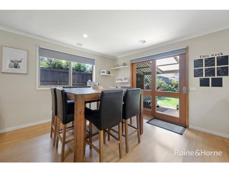 5 Scullin Court, Sunbury VIC 3429