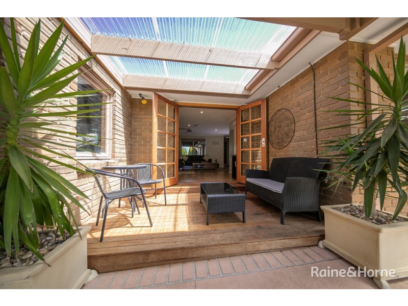 5 Scullin Court, Sunbury VIC 3429