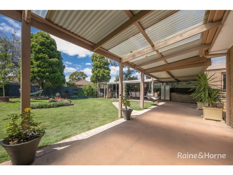 5 Scullin Court, Sunbury VIC 3429
