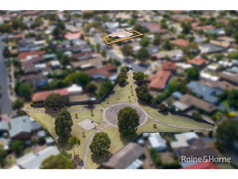 5 Scullin Court, Sunbury VIC 3429