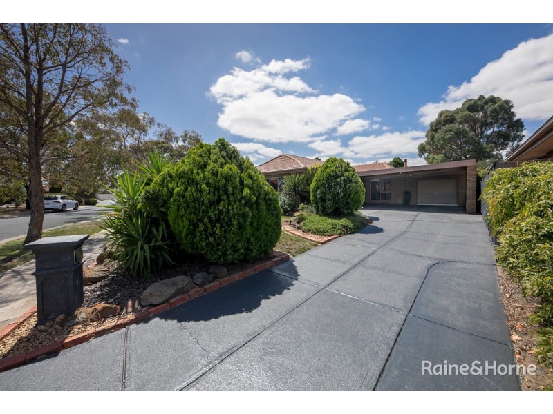 5 Scullin Court, Sunbury VIC 3429