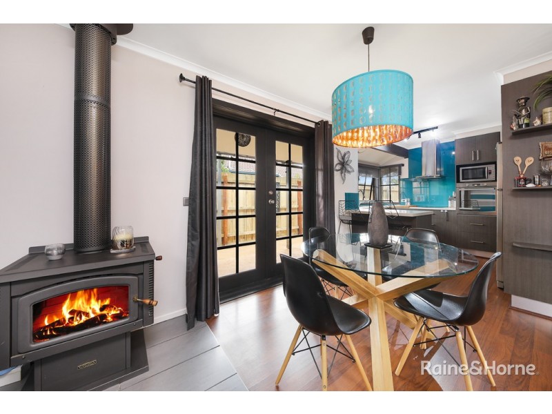 33 Stewart Crescent, Rockbank VIC 3335