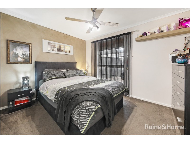 33 Stewart Crescent, Rockbank VIC 3335