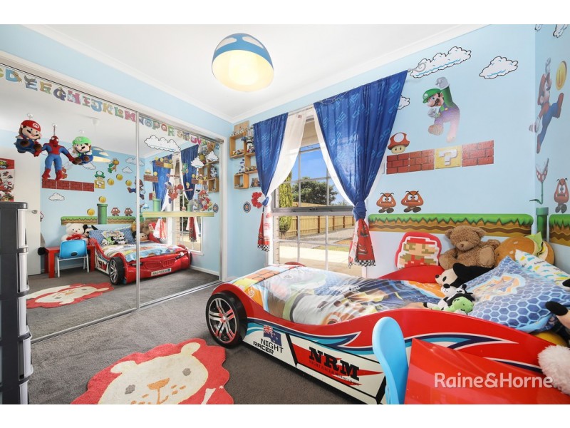 33 Stewart Crescent, Rockbank VIC 3335