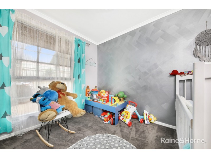 33 Stewart Crescent, Rockbank VIC 3335