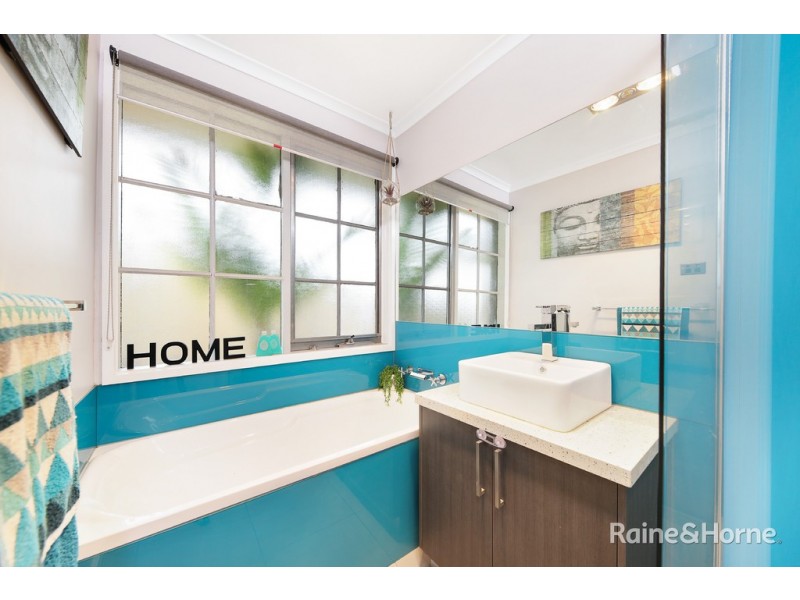 33 Stewart Crescent, Rockbank VIC 3335