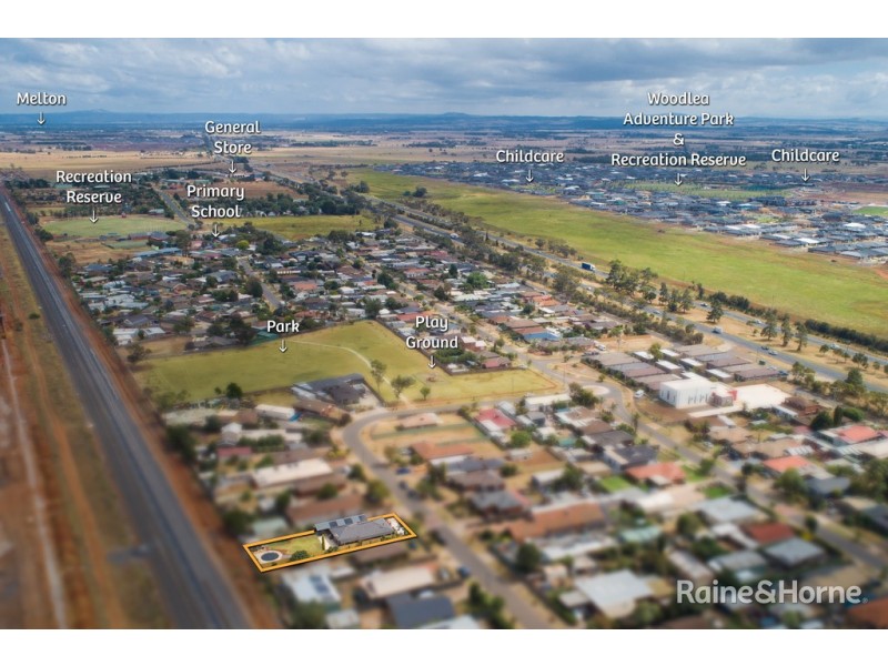 33 Stewart Crescent, Rockbank VIC 3335