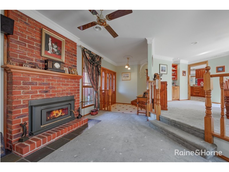 82 Yellow Gum Boulevard, Sunbury VIC 3429