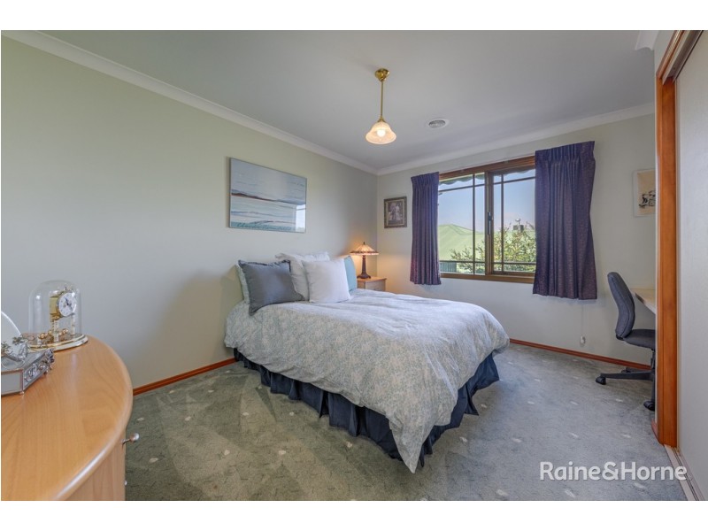 82 Yellow Gum Boulevard, Sunbury VIC 3429
