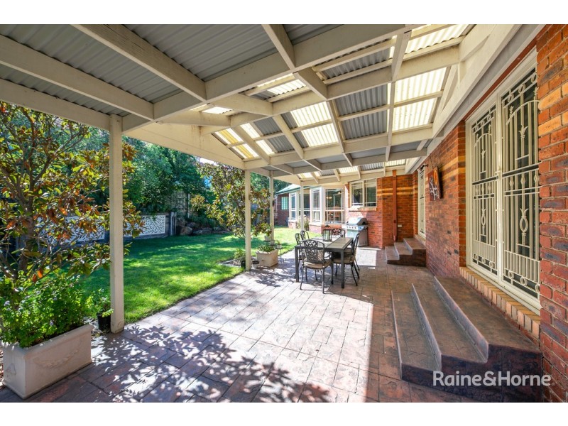 82 Yellow Gum Boulevard, Sunbury VIC 3429