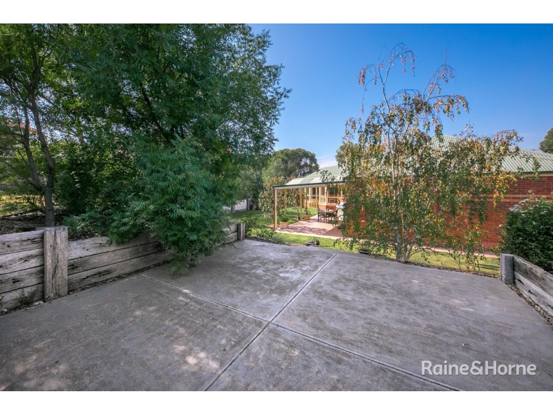82 Yellow Gum Boulevard, Sunbury VIC 3429
