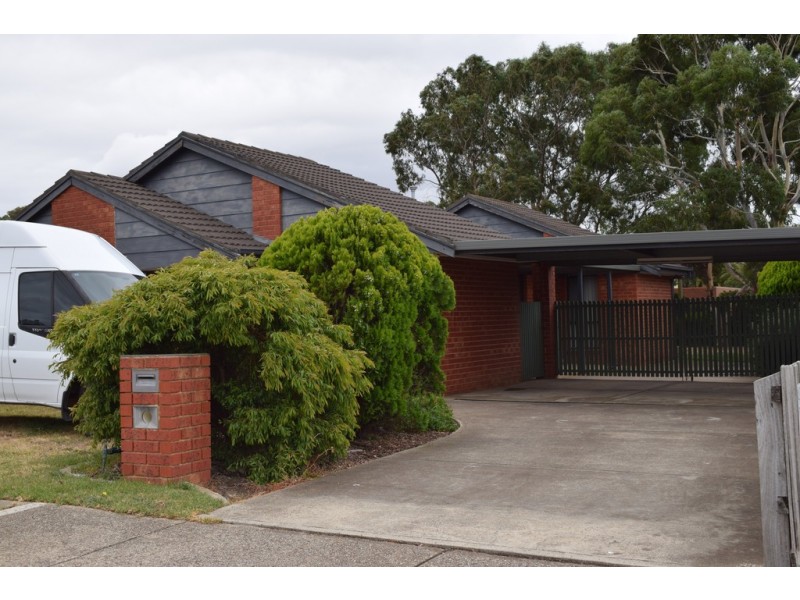 8 MANNING COURT, Sunbury VIC 3429